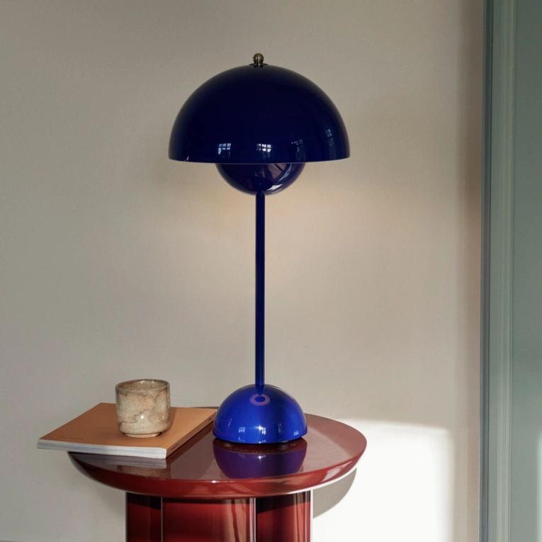Lampe à poser FLOWERPOT VP3 Bleu cobalt AND TRADITION