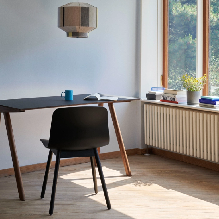 Bureau COPENHAGUE DESK 90 Noyer vernis à base d'eau HAY