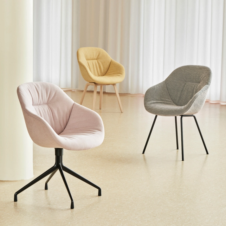 Chaise ABOUT A CHAIR AAC 121 SOFT Hallingdal 116/ aluminium poli HAY