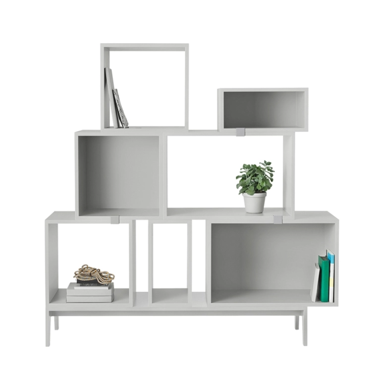 Etagère STACKED avec fond Gris clair MUUTO