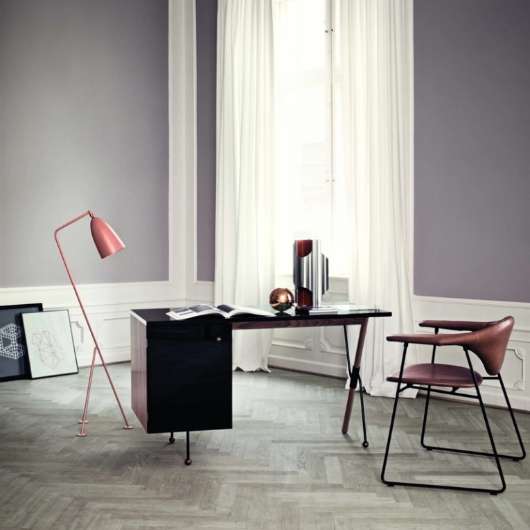 Lampadaire GRÄSHOPPA Rouge vintage GUBI