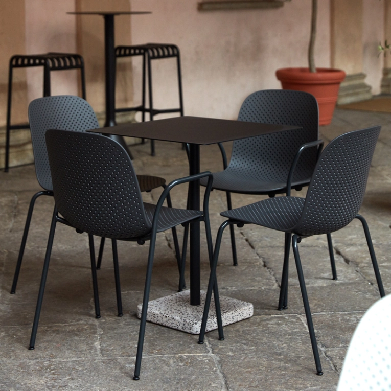 Table extérieur TERRAZZO 60x60 Anthracite/ terrazzo gris HAY