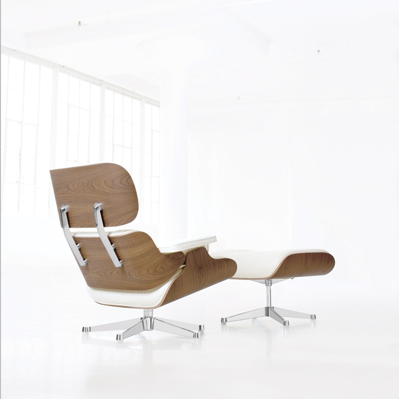 EAMES LOUNGE CHAIR Snow leather/ white coloured walnut shell