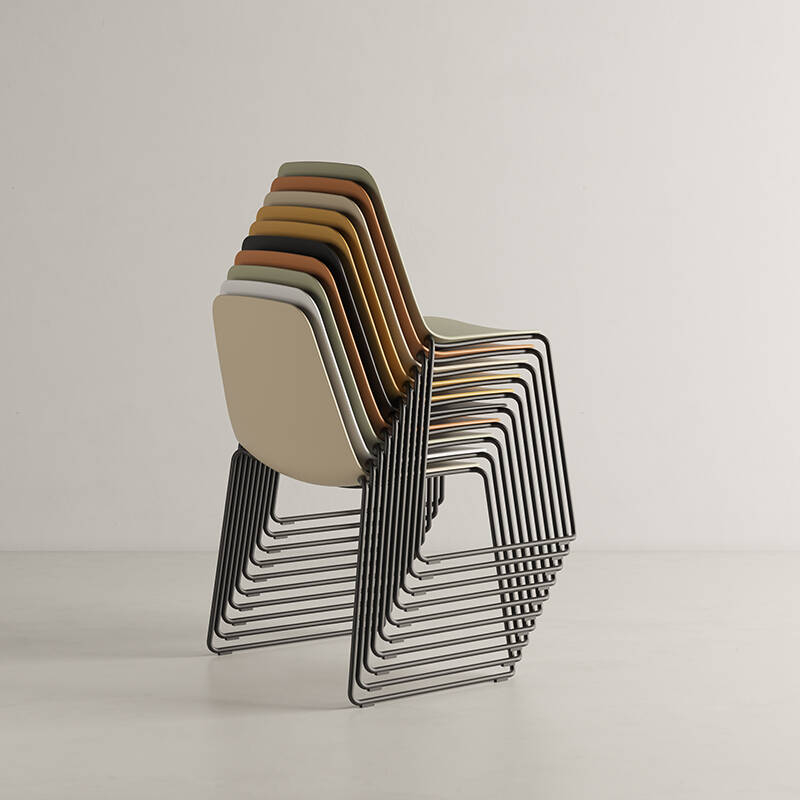 MAARTEN PLASTIC 4 legs Black