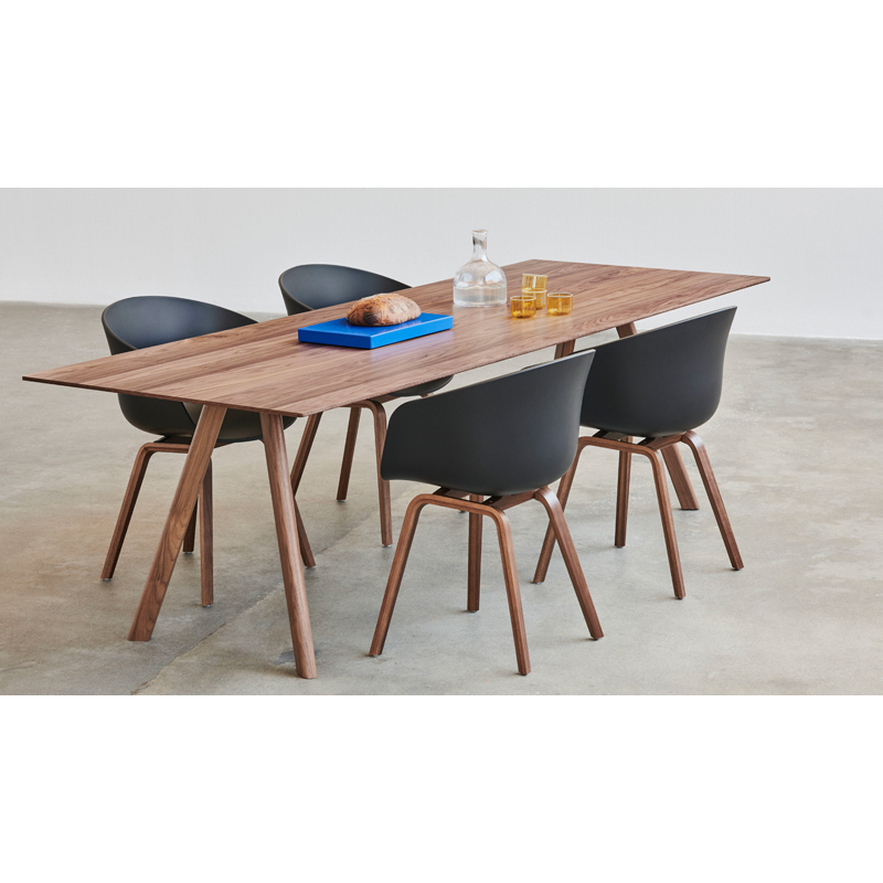 ABOUT A CHAIR AAC 22 Raisin