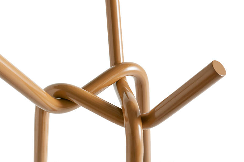 KNIT Caramel coat rack